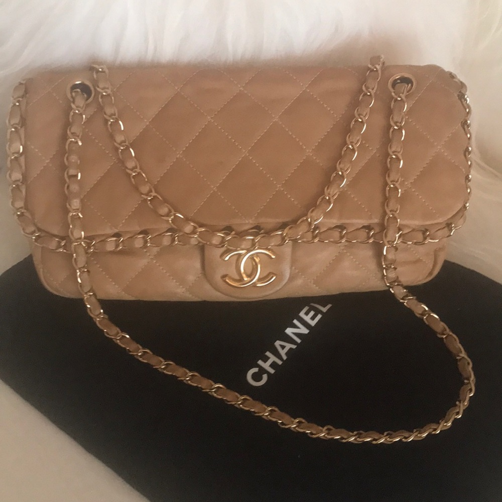 CHANEL CHAIN BAG